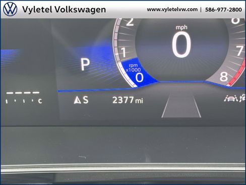 Certified 2025 Volkswagen Jetta SE w/ Sunroof Package image 21