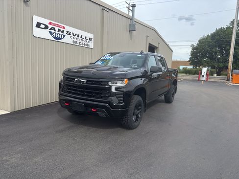 Used 2023 Chevrolet Silverado 1500 LT Trail Boss w/ Protection Package AWD/4WD image 4