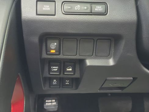 Used 2024 Nissan Frontier PRO-4X w/ Technology Package AWD/4WD image 22