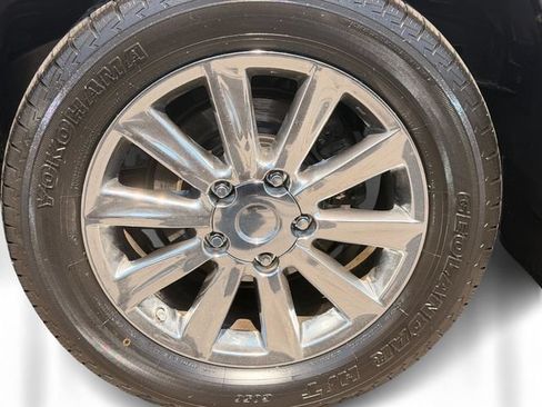 Used 2008 Lexus LX 570 4WD w/ Technology Pkg image 10