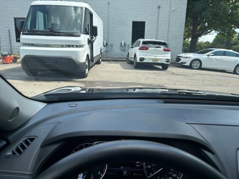 Used 2024 Nissan Sentra SV image 67