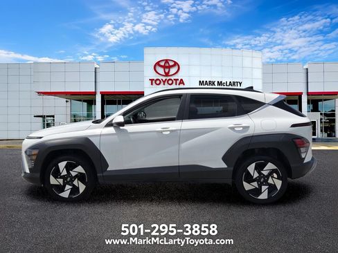 Used 2025 Hyundai Kona Limited AWD/4WD image 2