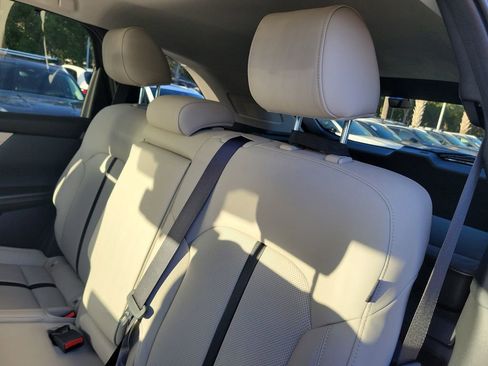 Certified 2025 MAZDA CX-70 Plug-In Hybrid w/ Premium Pkg image 13