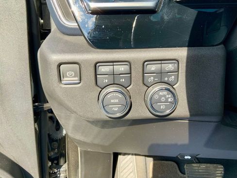 Used 2024 Chevrolet Silverado 1500 High Country AWD/4WD image 18