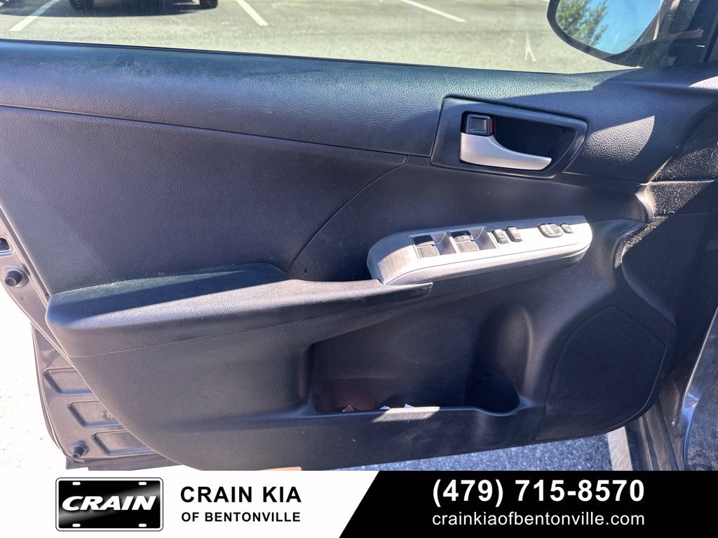 Used 2012 Toyota Camry SE FWD image 8