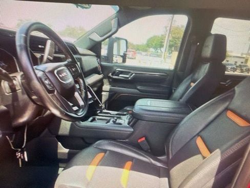Used 2025 GMC Sierra 2500 AT4 w/ AT4 Premium Plus Package AWD/4WD image 7