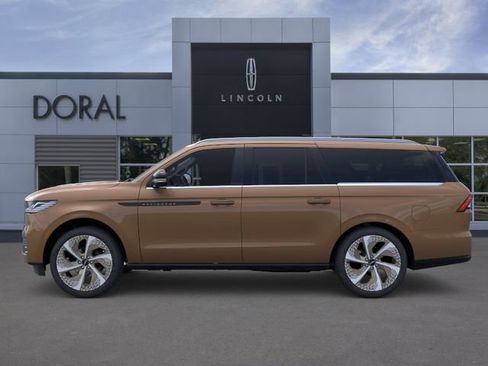 New 2026 Lincoln Navigator L Black Label AWD/4WD image 3