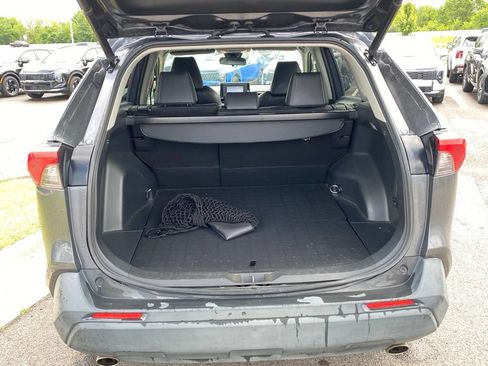 Used 2021 Toyota RAV4 XLE Premium FWD image 9
