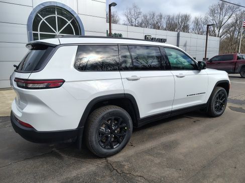 New 2026 Jeep Grand Cherokee L 4WD image 14