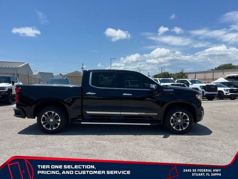 Used 2022 Chevrolet Silverado 1500 High Country w/ Z71 Off-Road Package AWD/4WD image 4