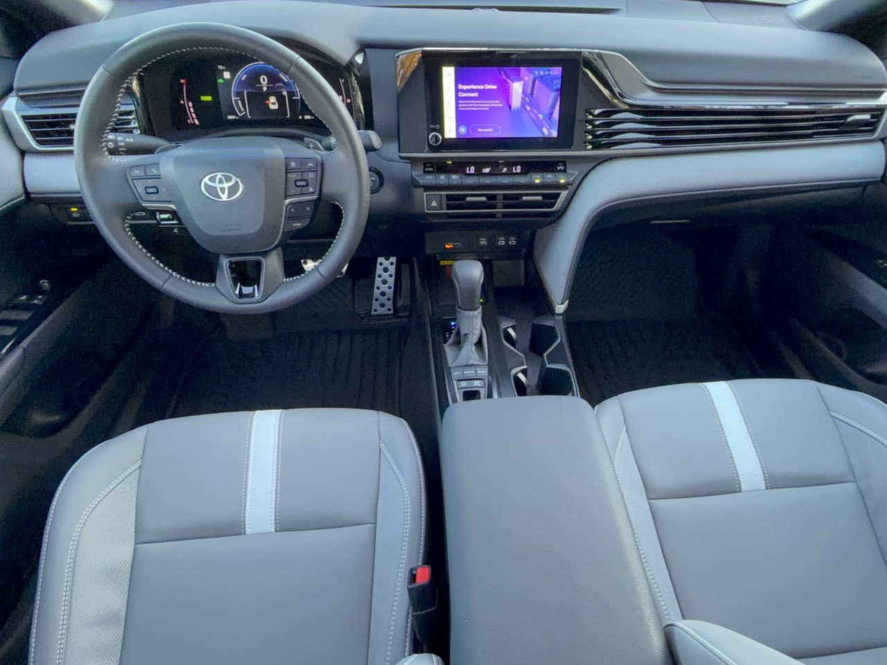 Used 2026 Toyota Camry SE w/ Convenience Package FWD image 17