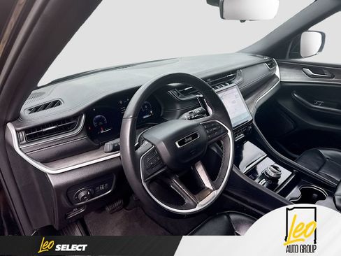 Used 2024 Jeep Grand Cherokee L Limited w/ Luxury Tech Group II AWD/4WD image 12