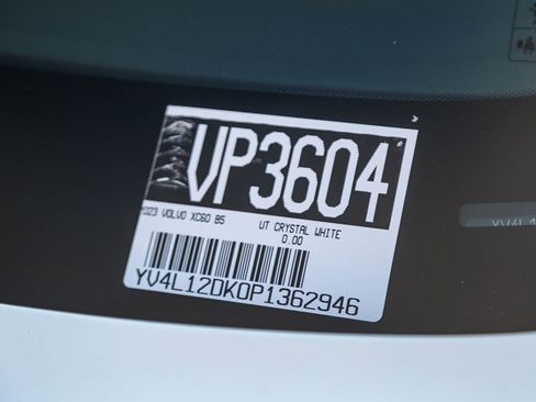 Used 2023 Volvo XC60 B5 Core w/ Protection Package image 30