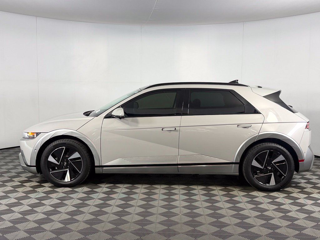 Used 2025 Hyundai Ioniq 5 Limited RWD image 8