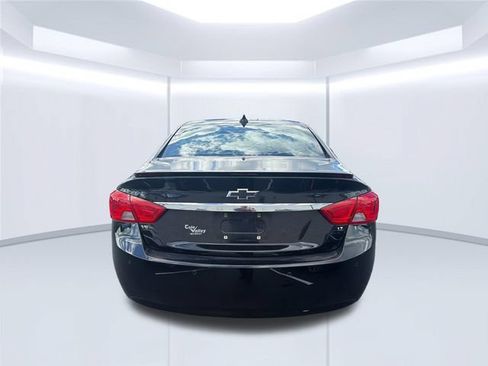Used 2017 Chevrolet Impala LT FWD image 4