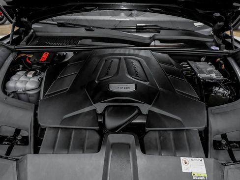 Used 2023 Porsche Cayenne image 59