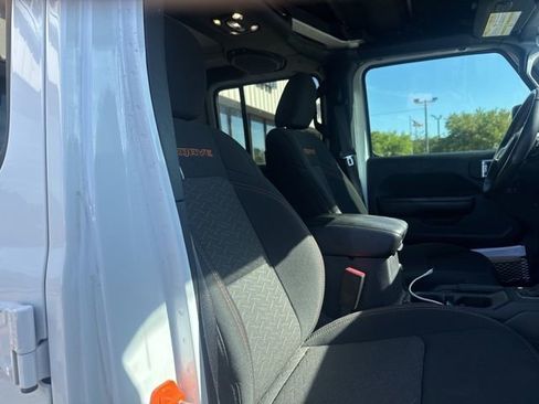 Used 2022 Jeep Gladiator Mojave w/ Trailer Tow Package image 15