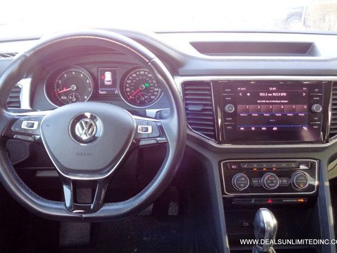 Used 2018 Volkswagen Atlas SEL image 10