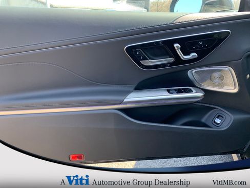 Used 2025 Mercedes-Benz CLE 300 4MATIC Coupe image 11