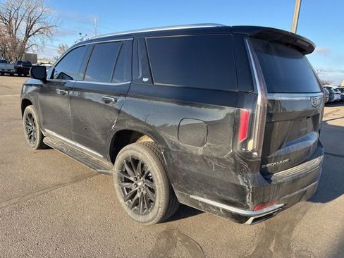 Used 2023 Cadillac Escalade Luxury image 8