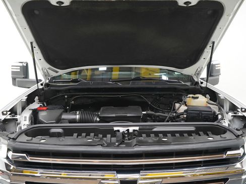 Used 2022 Chevrolet Silverado 2500 High Country w/ Technology Package AWD/4WD image 31