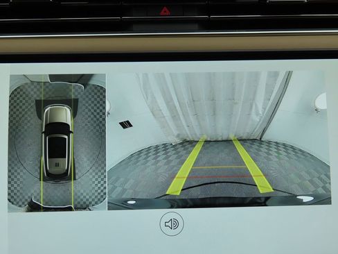 New 2026 Land Rover Range Rover Long Wheelbase SE image 15