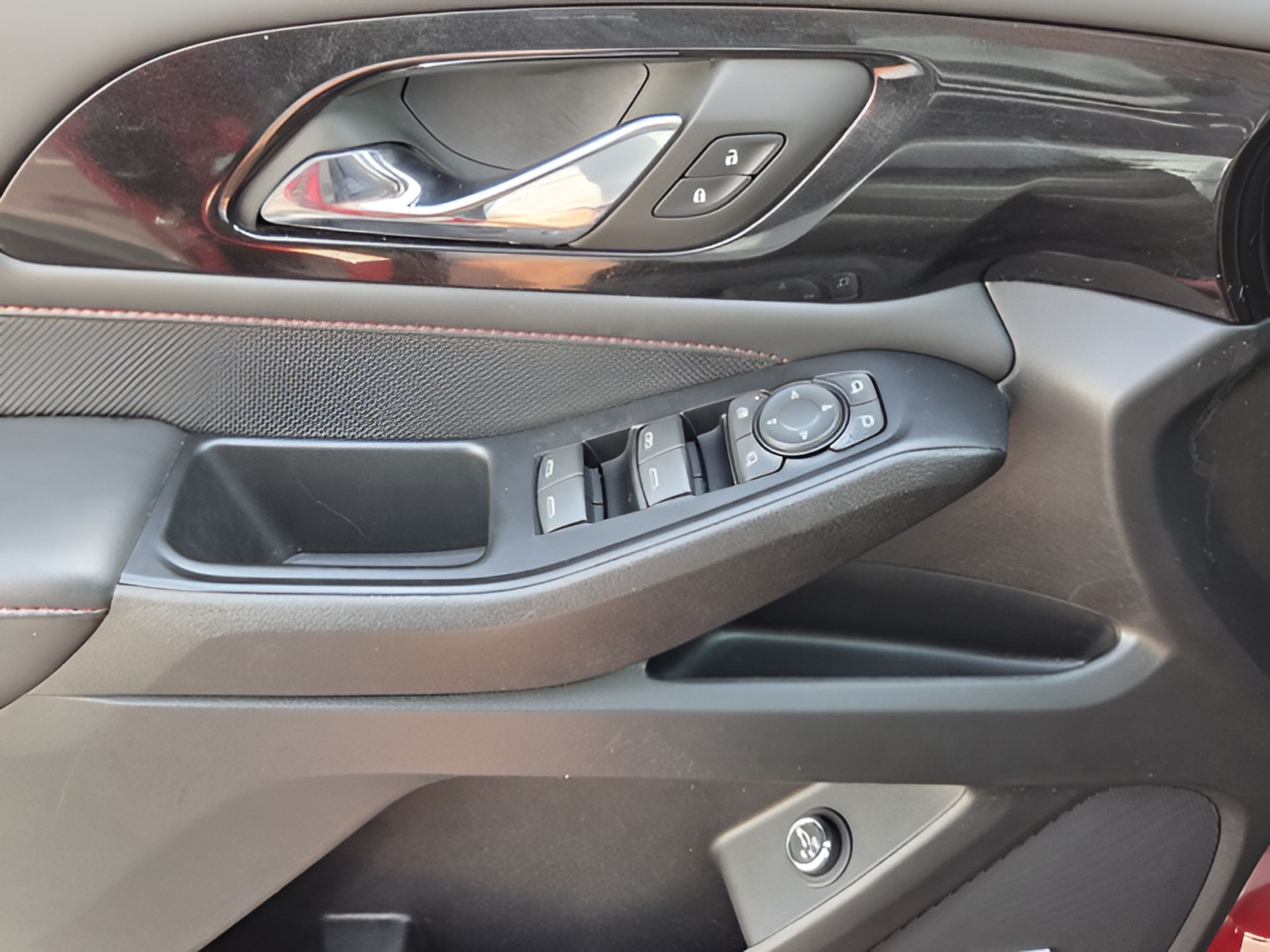 Used 2023 Chevrolet Traverse RS FWD image 27