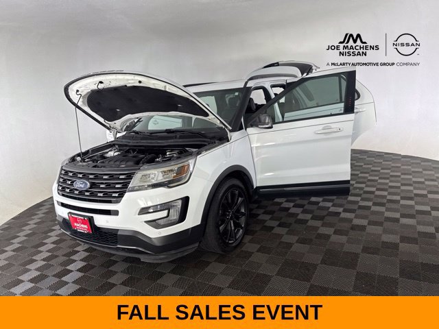 Used 2017 Ford Explorer XLT w/ Equipment Group 202A AWD/4WD image 15