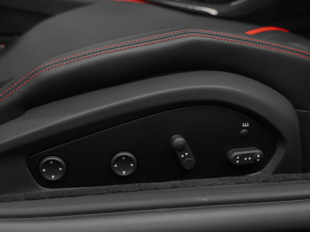 Certified 2023 Ferrari 812 GTS RWD image 34