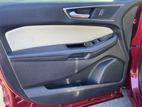 Certified 2019 Ford Edge SEL w/ Equipment Group 201A image 9