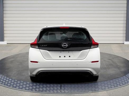 Used 2024 Nissan Leaf S image 6