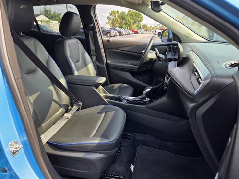 Certified 2025 Buick Encore GX Sport Touring w/ Comfort Package FWD image 16