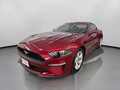 Used 2018 Ford Mustang Coupe RWD image 4