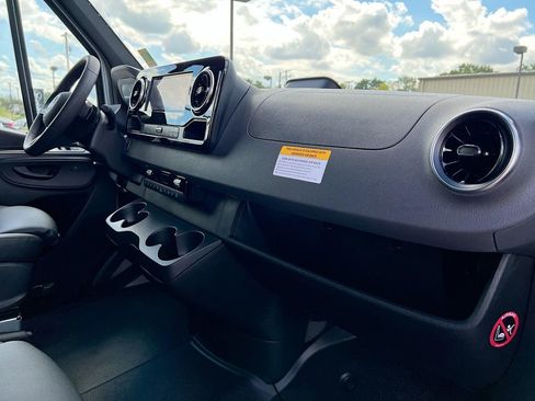 New 2025 Mercedes-Benz Sprinter 2500 image 30