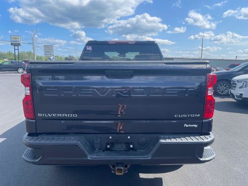 Used 2022 Chevrolet Silverado 1500 Custom AWD/4WD image 7