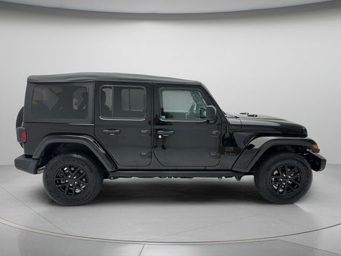 Used 2023 Jeep Wrangler Unlimited Sport AWD/4WD image 4