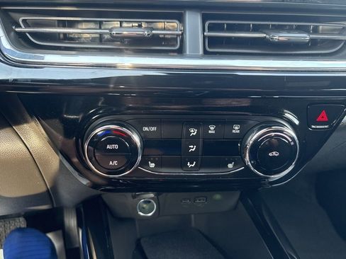 Used 2025 Chevrolet Trax RS image 34