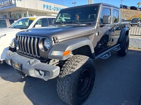 Used 2020 Jeep Gladiator Sport w/ Quick Order Package 24S AWD/4WD image 3