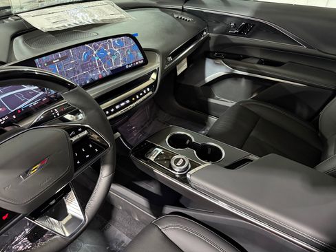 New 2026 Cadillac Lyriq V image 36
