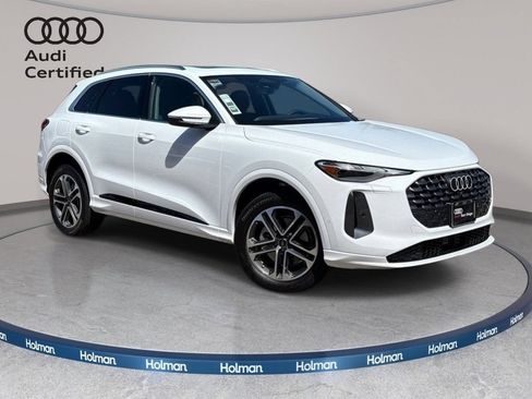 Certified 2025 Audi Q5 Premium w/ Convenience Package AWD/4WD image 1