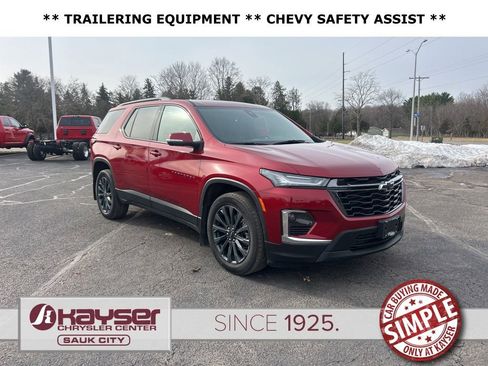 Used 2023 Chevrolet Traverse RS image 1