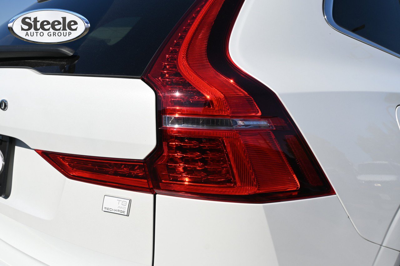 Used 2023 Volvo XC60 T8 Plus AWD/4WD image 21