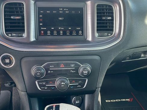 Used 2018 Dodge Charger SXT image 13