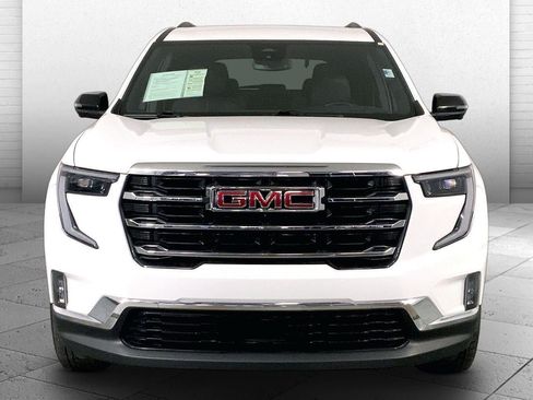 Used 2024 GMC Acadia Elevation FWD image 2