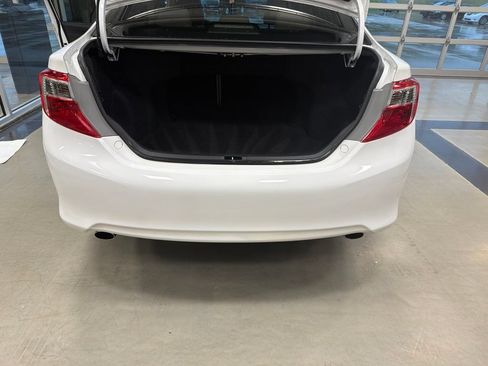Used 2013 Toyota Camry XLE FWD image 15