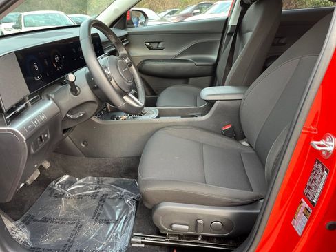 Used 2025 Hyundai Kona SEL image 24