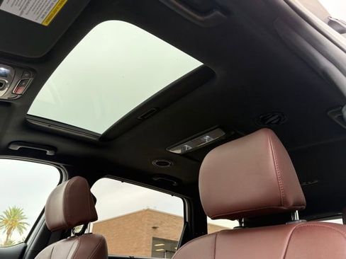 Used 2024 Kia Telluride EX w/ EX Captain's Chair Package image 13