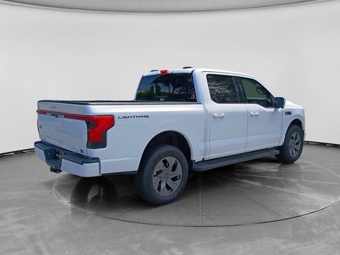 Used 2025 Ford F150 Lightning Lariat AWD/4WD image 3