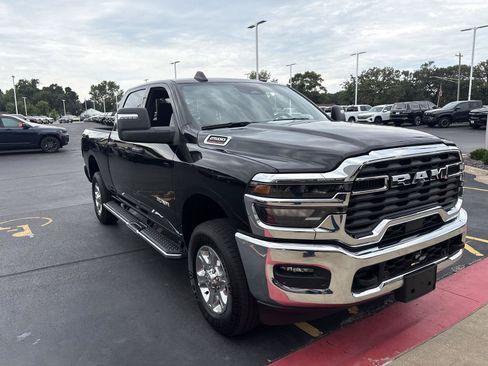 Used 2025 RAM 2500 Big Horn AWD/4WD image 3