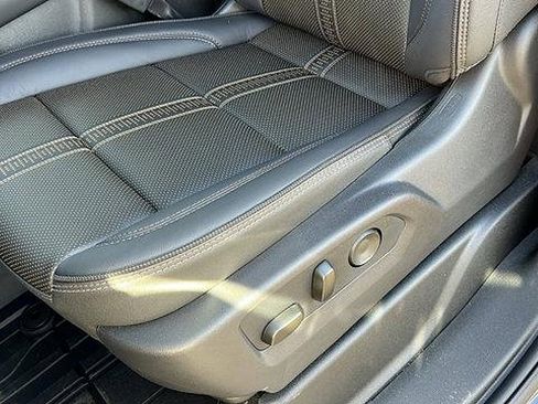 New 2026 Chevrolet Suburban High Country image 24